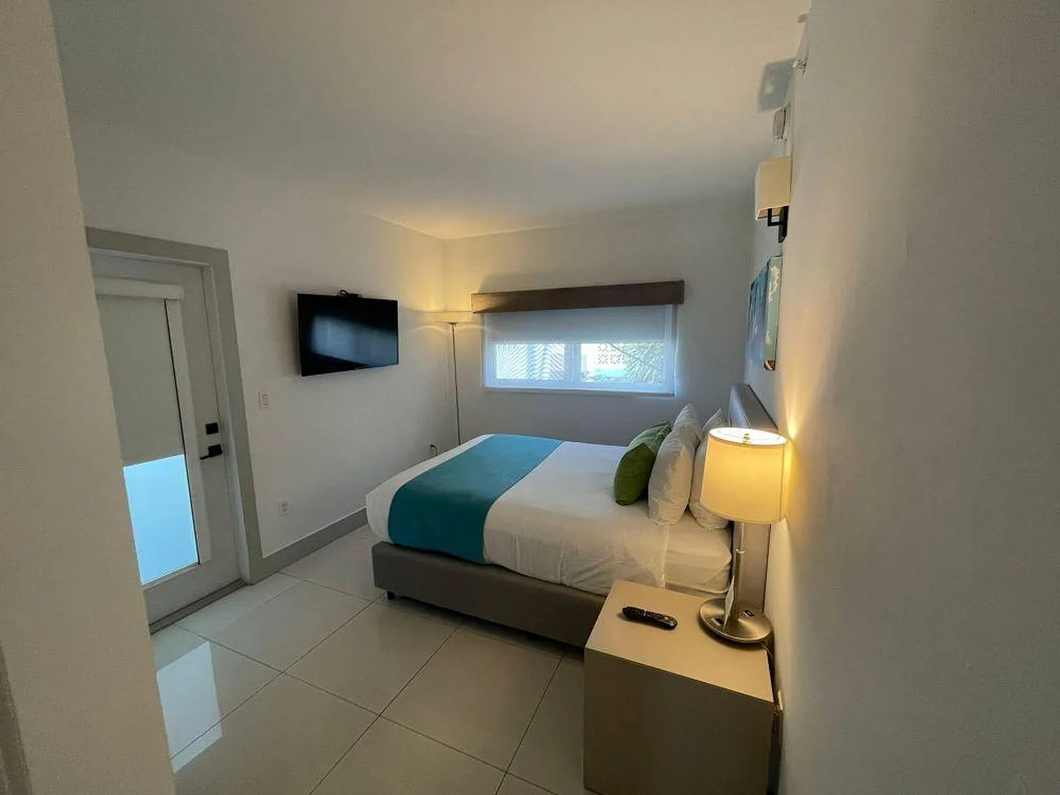 2 bed, 2.0 bath, 430 sqft, $6,978 — Photo 4