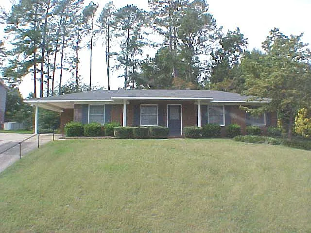 3004 Apache Dr photo 1