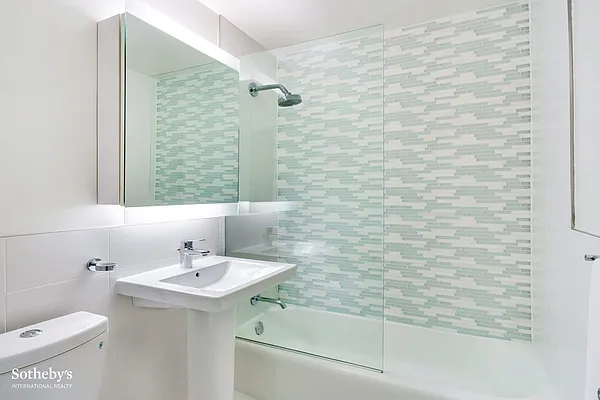 Sold by Sotheby's International Realty | media 18