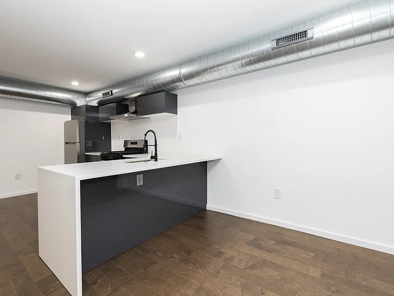1545 N 6th St #4 — Photo 6
