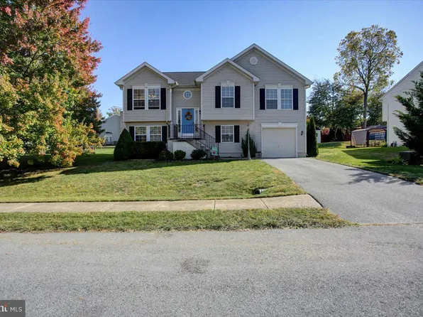 15040 Stone Ridge Dr, Greencastle, PA 17225