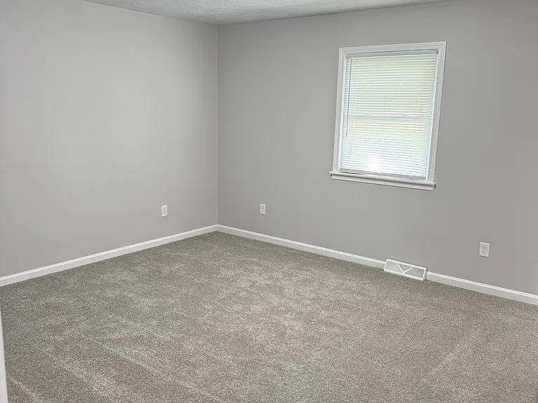 Catalpa Dr — Photo 9