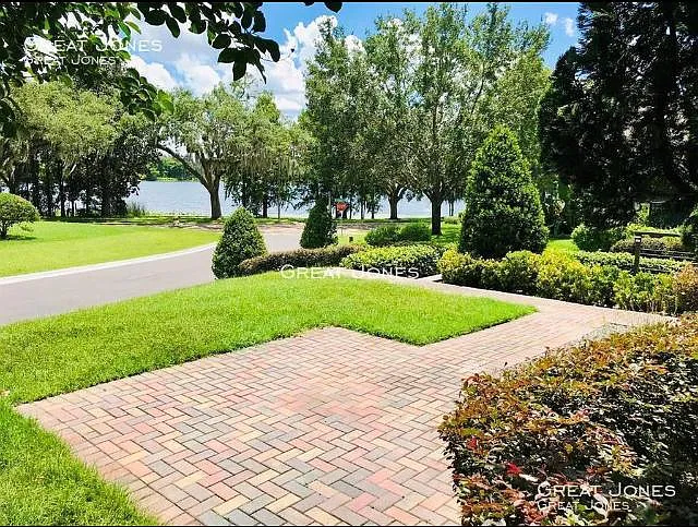 25 Hopkins Cir — Photo 3