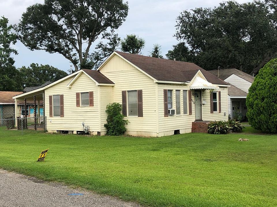 1st image of 826 Avenue B