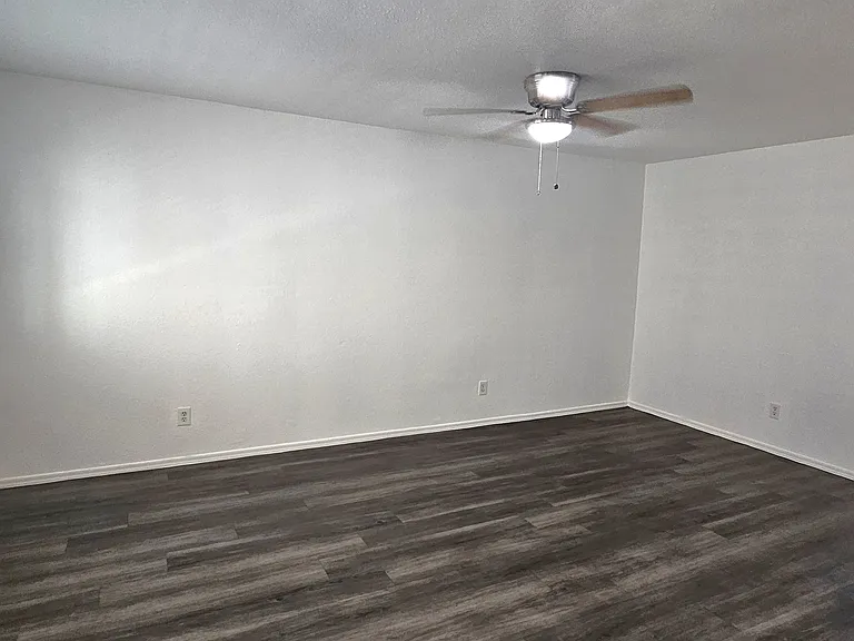 Hayden Crossing — Photo 17