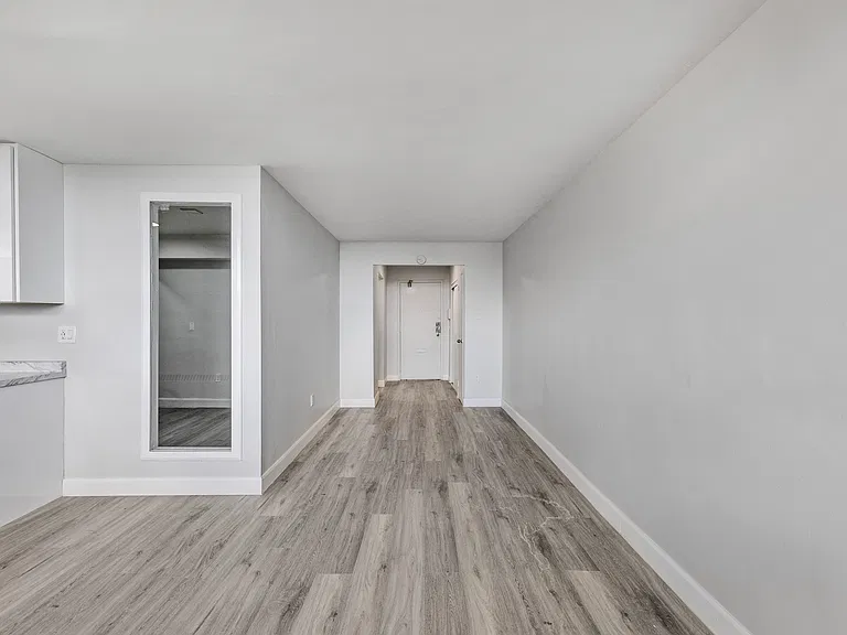 65 Thorncliffe Park Dr #2108 — Photo 5