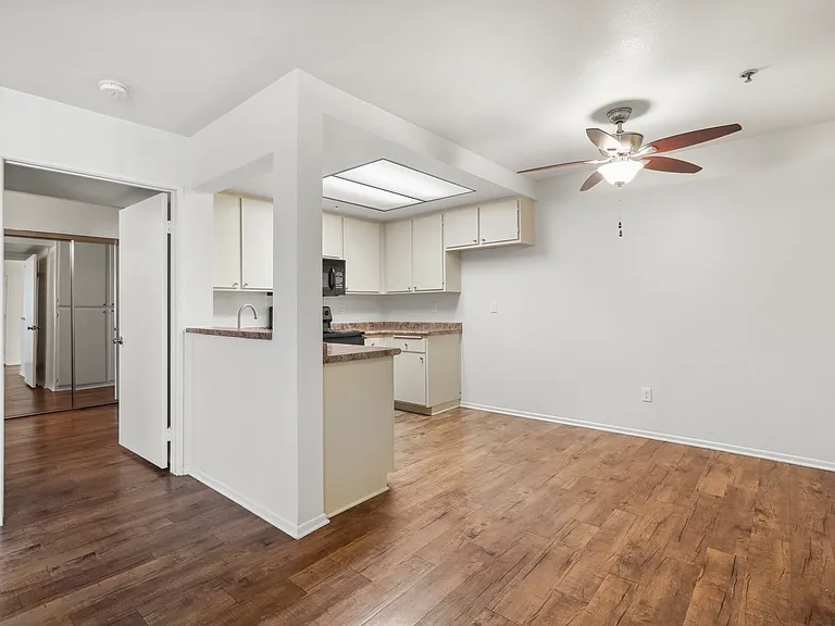 Kimberly Terrace — Photo 17
