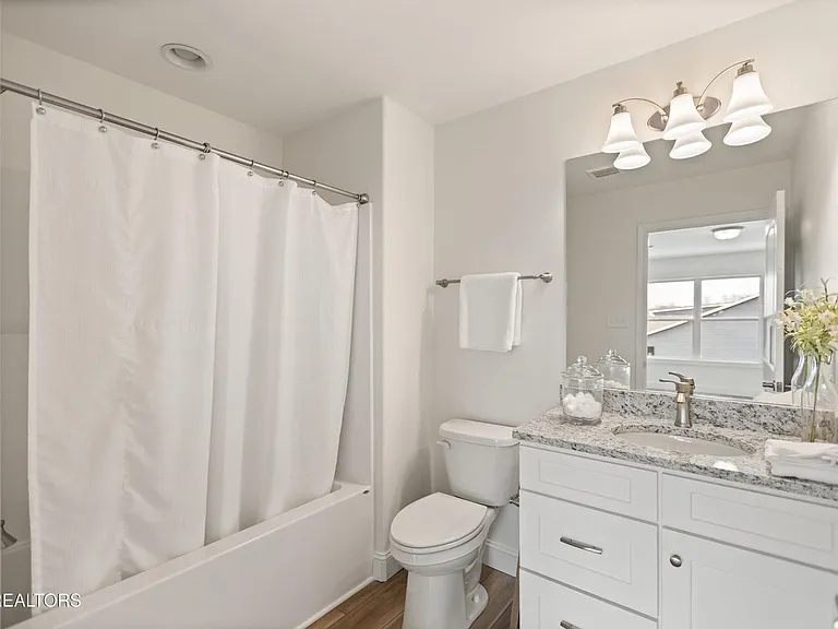 1402 Summer Meadow Dr — Photo 16