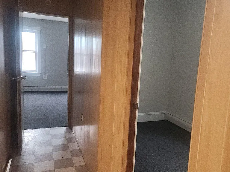 115 W Railroad St — Photo 8