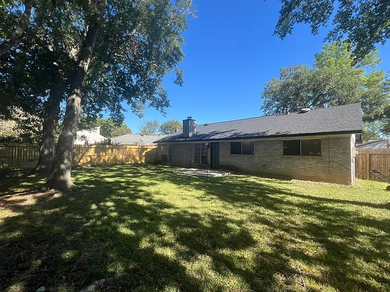 15119 Grove Gardens Dr — Photo 16