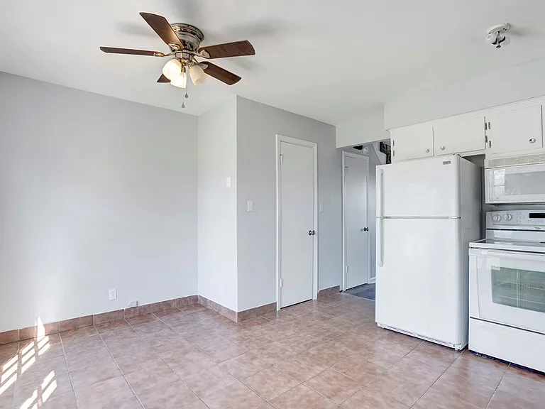 1108 Pembroke Oak Grove Rd — Photo 11