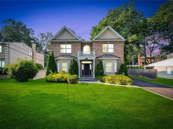 170 Nassau Drive, Albertson, NY 11507