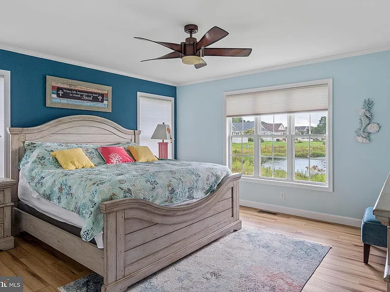 298 Lakeside Dr — Photo 8