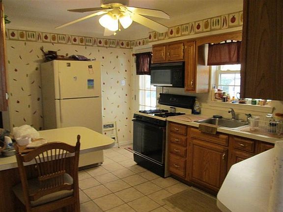 4th image of 3430 Corrine Ave