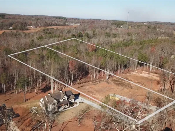 157 Pine Ridge Rd, Laceys Spring, AL 35754