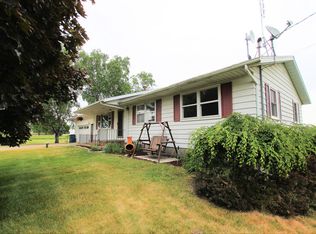 6476 S Maple Island Rd, Fremont, MI 49412