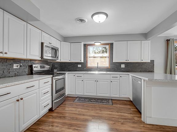 4th image of 8719 Linden Ave