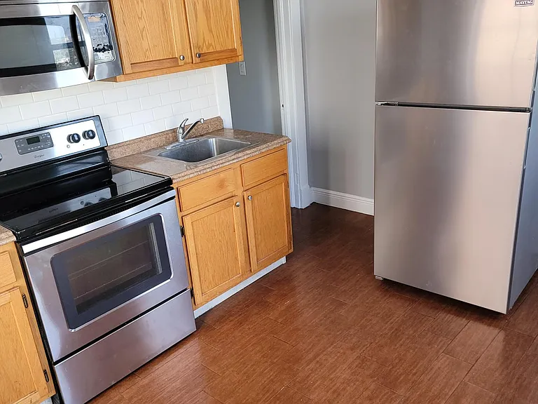 117 S Lake Ave #117 — Photo 1
