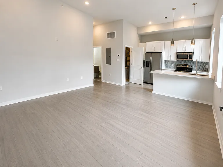 4304 Cresson St — Photo 3