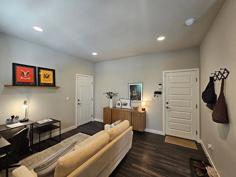 2418 S Troy Ct — Photo 8