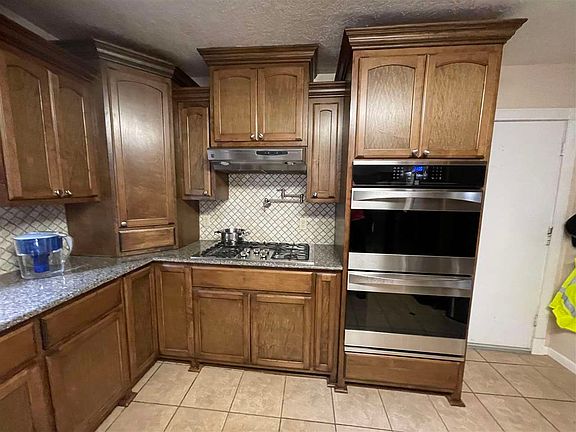 3rd image of 5130 Oriole Dr