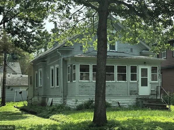 1040 24th Ave SE, Minneapolis, MN 55414