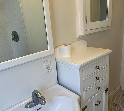 2nd image of 4143 Rosewood Ave #4143