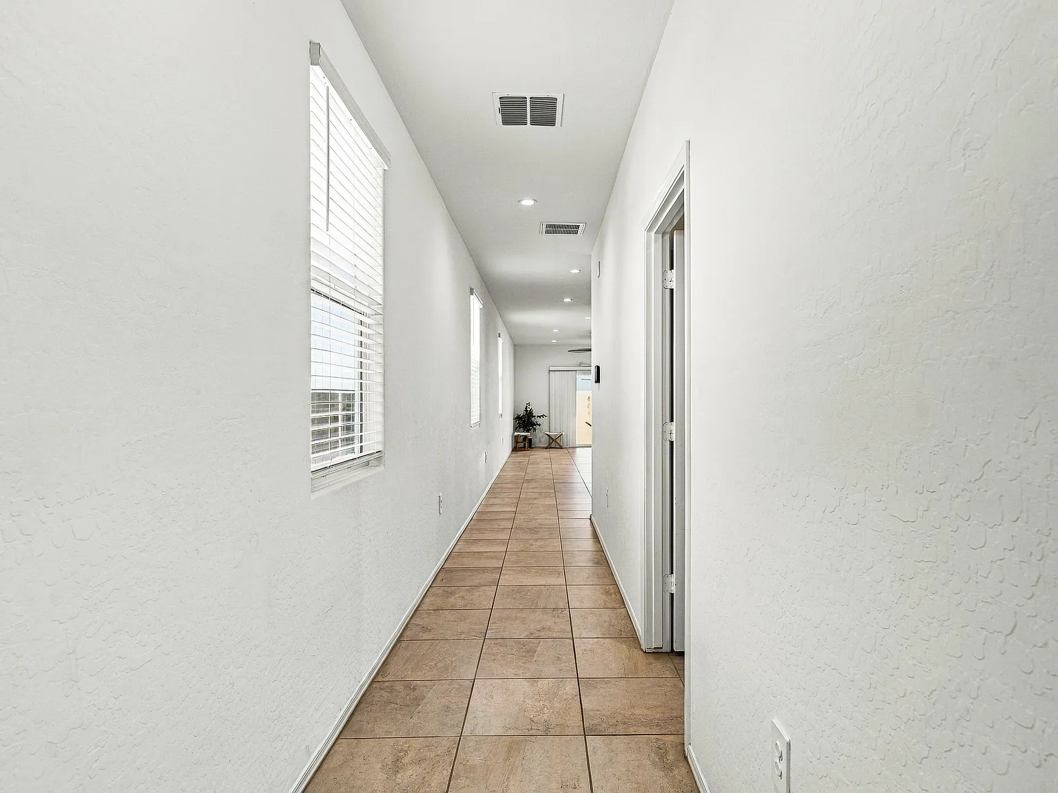 3 bed, 1526 sqft, $1,850 — Photo 2