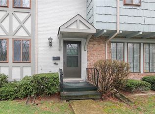 8115 Bromley Pl, Indianapolis, IN 46219