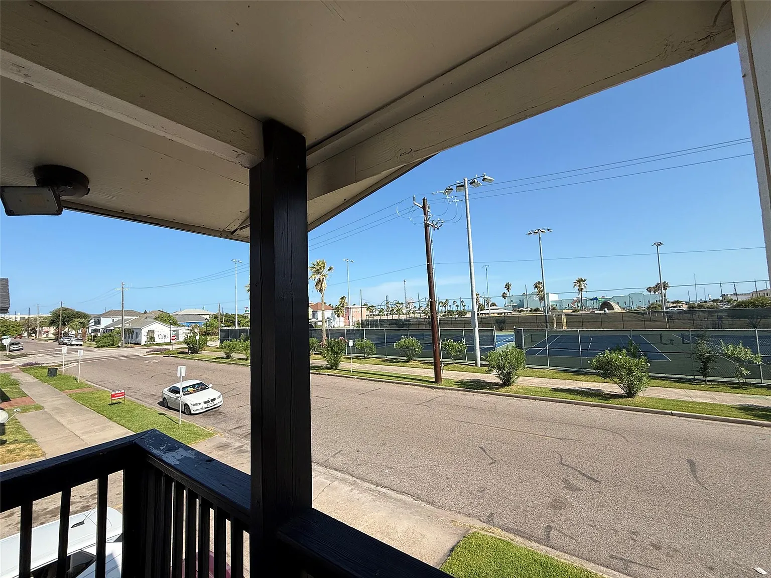 2 bed, 1.0 bath, $1,500 — Photo 3