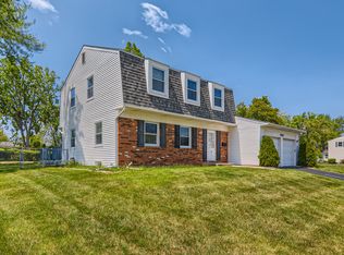 424 N Salem Dr, Schaumburg, IL 60194