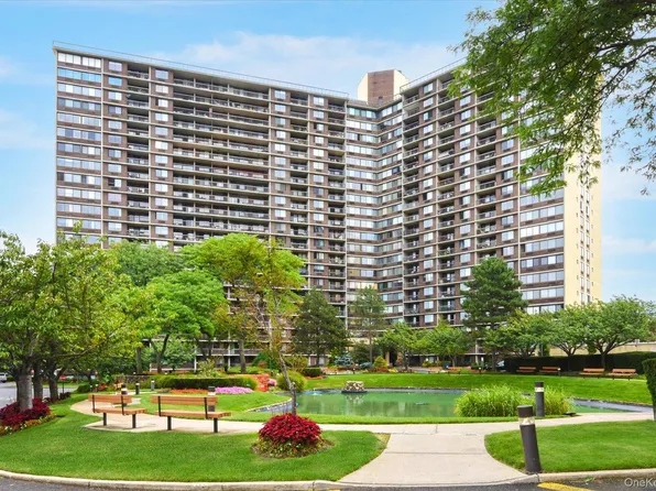 2 Bay Club Drive #2B, Bayside, NY 11360