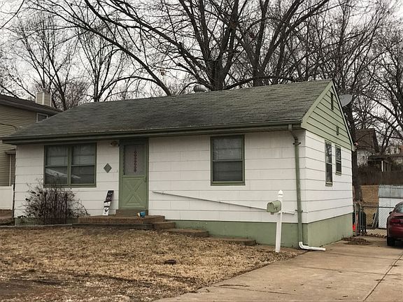 4th image of 223 E Felton Ave