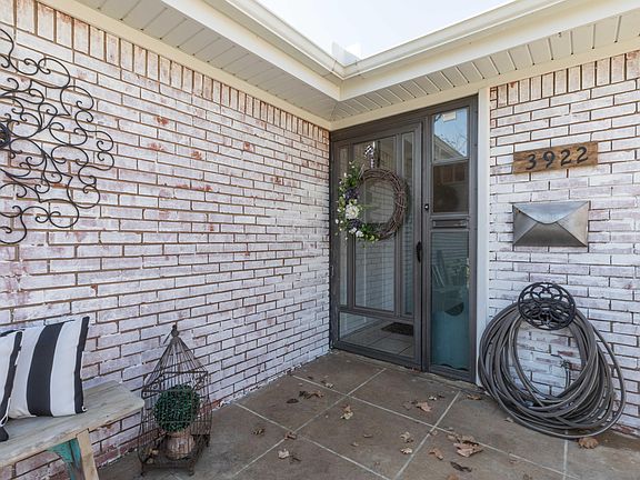 4th image of 3922 Fleetwood Dr