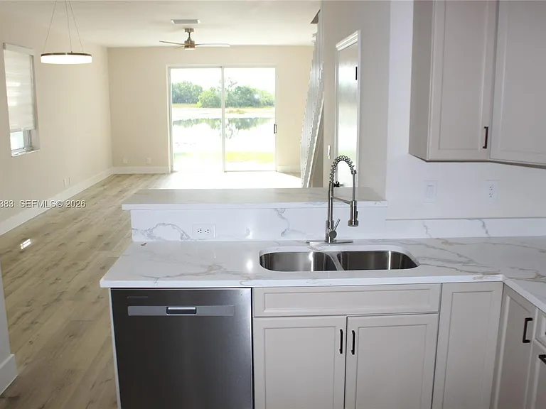 1820 Salerno Cir — Photo 9