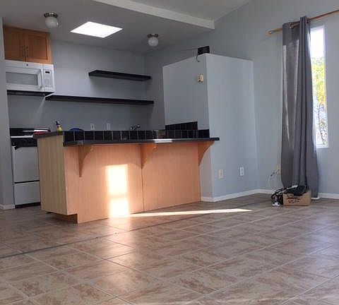 2nd image of 4086 Mississippi St