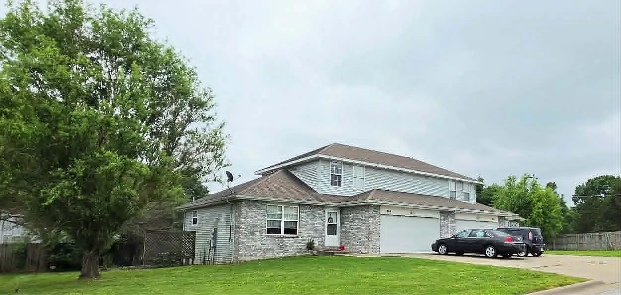 3 bed, 1883 sqft, $1,650 — Photo 1