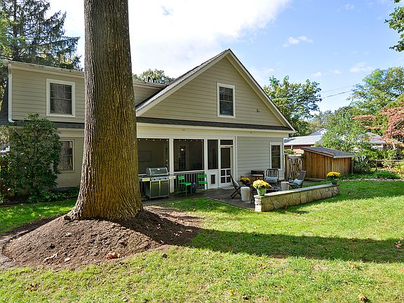 5th image of 2719 N Dinwiddie St