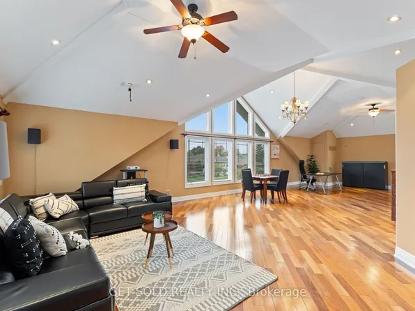 19 Feller Rd, Toronto, ON M9R 3R9