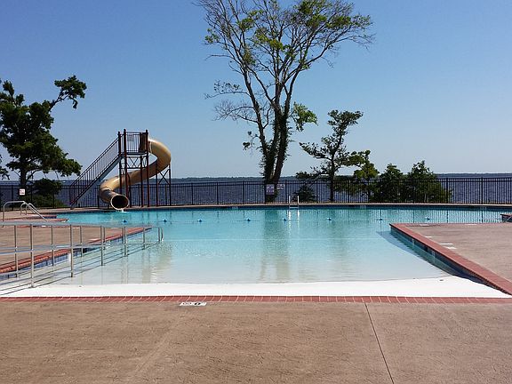 Soundside Pool