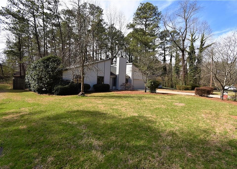 1st image of 126 River Oaks Dr