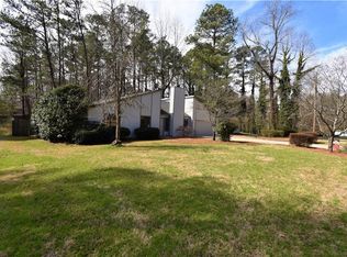 126 River Oaks Dr, Woodstock, GA 30188