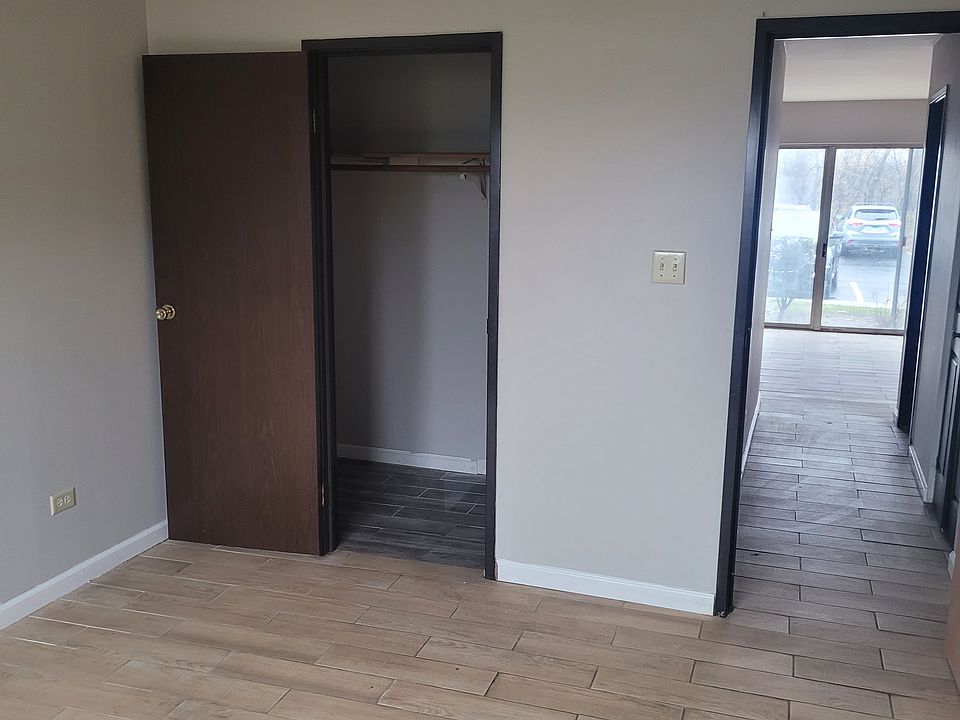1st image of 1113 Dickens Way #B