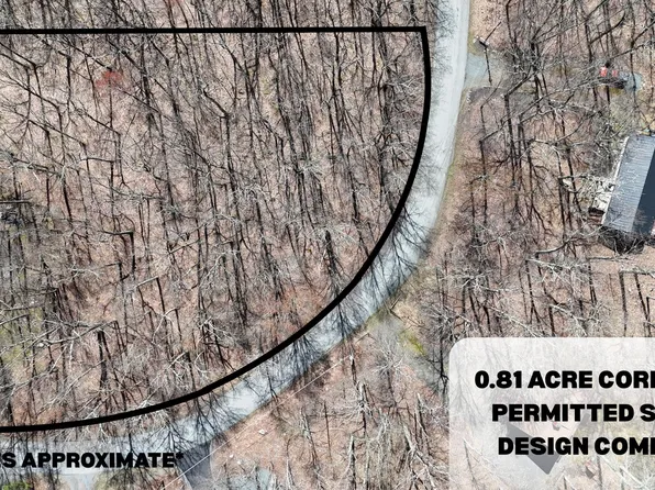 247 Cottonwood Dr, Hawley, PA 18428