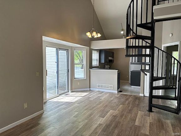 3rd image of 810 Liberty Village Dr