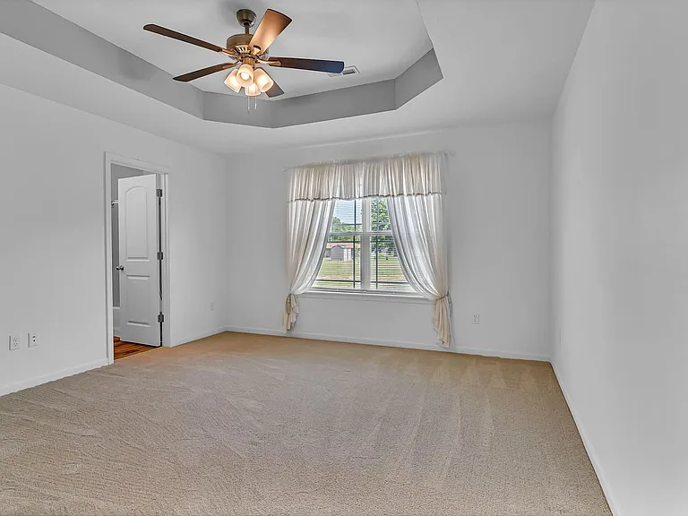 170 Travis St — Photo 27