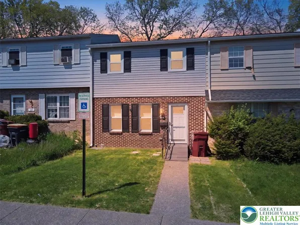 21 Madison Ln, Whitehall, PA 18052