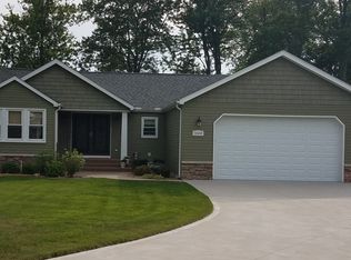 29090 Riverbank St, Harrison Township, MI 48045