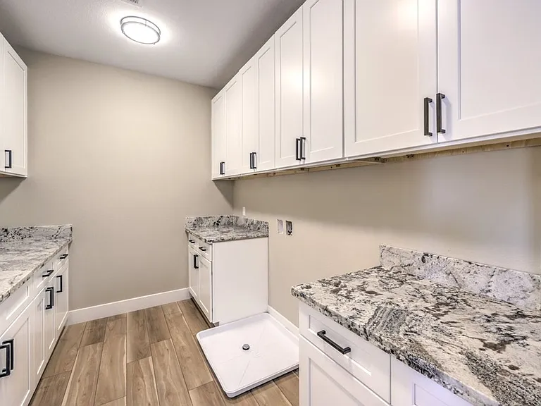 724 Naples Ave — Photo 34