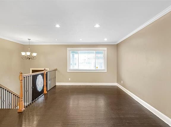 4th image of 2934 Sprucewood Dr
